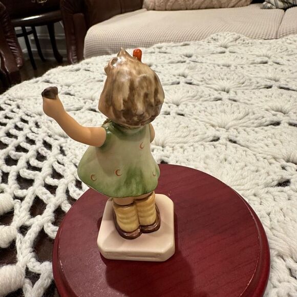 M.I Hummel Club‎ First Issue Forever Yours Vintage New in Box Porcelain Figurine - Picture 3 of 10